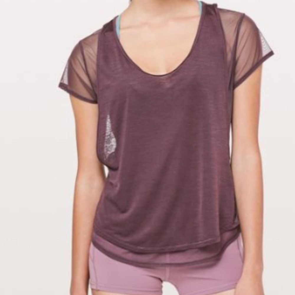 lululemon set the course short sleeve (never worn)